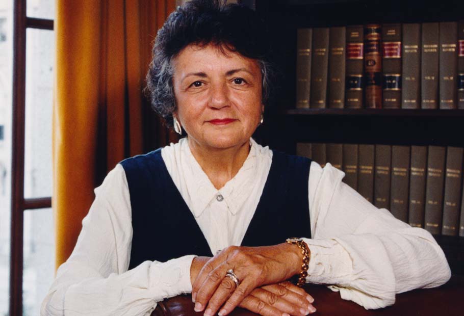 Chief Justice Shirley S. Abrahamson in her office