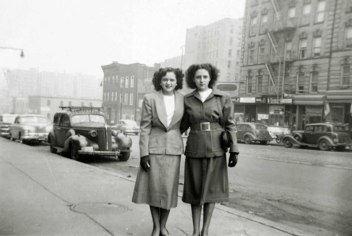 Shirley Schlanger and her sister as young women