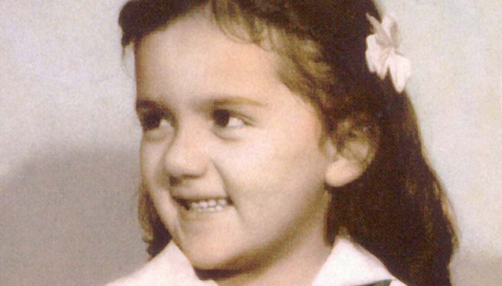 08-Shirley-as-child A young Shirley Schlanger