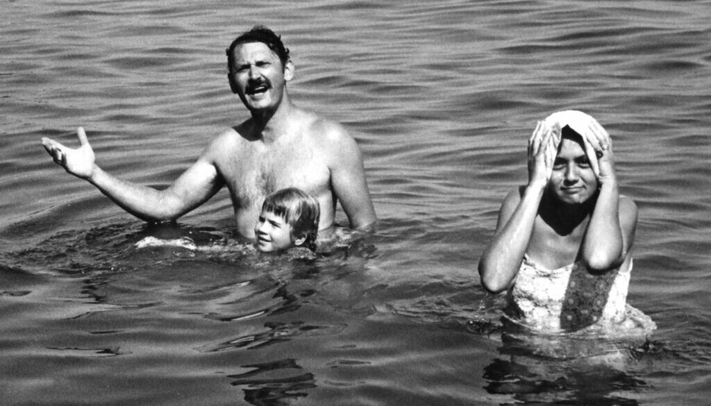 Shirley Abrahamson, Seymour Abrahamson, and Heidi Munson in Lake