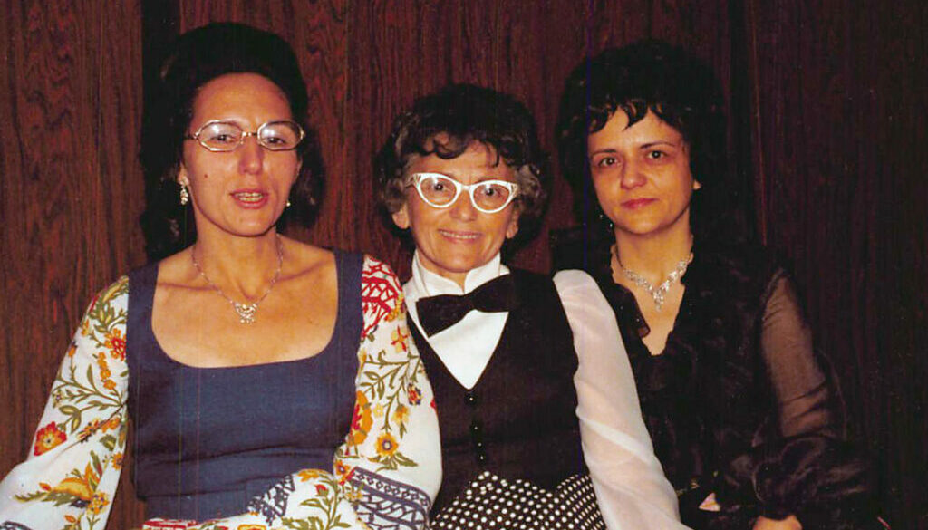 Shirley Abrahamson with her mother and sister