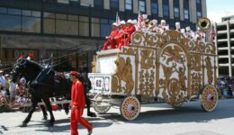 Great Circus Parade white bandwagon