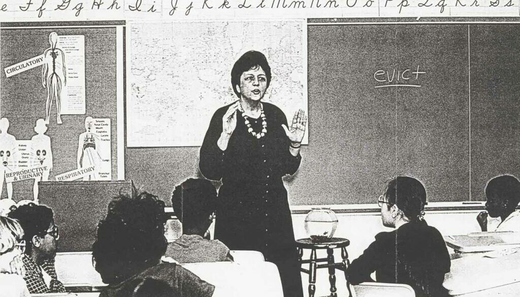 Justice Abrahamson teaching the Tootsie the Goldfish lesson plan in 1986