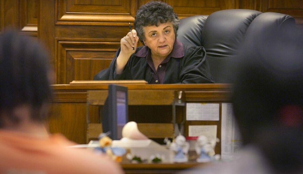 Chief Justice Abrahamson presiding over small claims court. Photo: Milwaukee Journal Sentinel